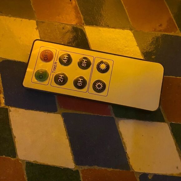 LED Wax Flamless Candles Set of 2 With Remote - Picture 3 of 3